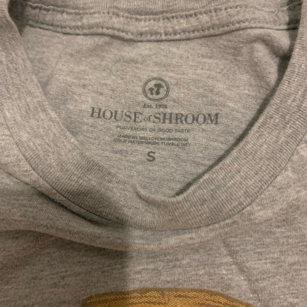 House of shroom small tee shirt. - Picture 3 of 3